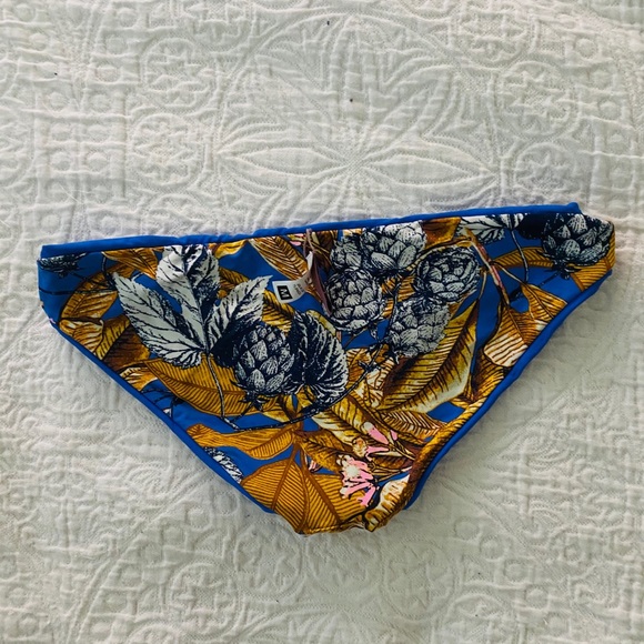 Medium reversible Maaji bottoms - Picture 2 of 4